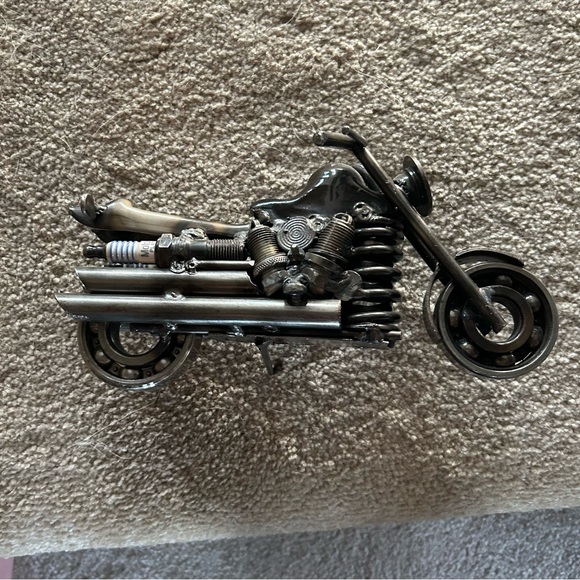Scrap metal Motorcycle Art - Very Cool & Unique Piece - Picture 5 of 17